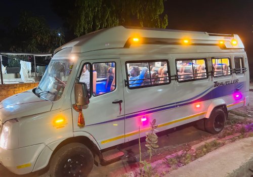 12 Seater Maharaja Traveller